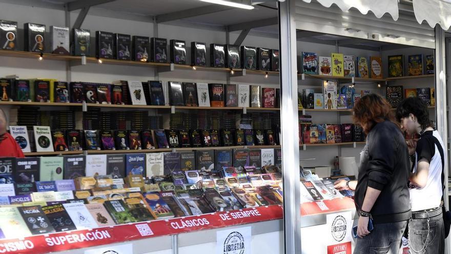 La Feria del Libro de Murcia apunta a los 200.000 visitantes y abre su puerta a Colombia y México