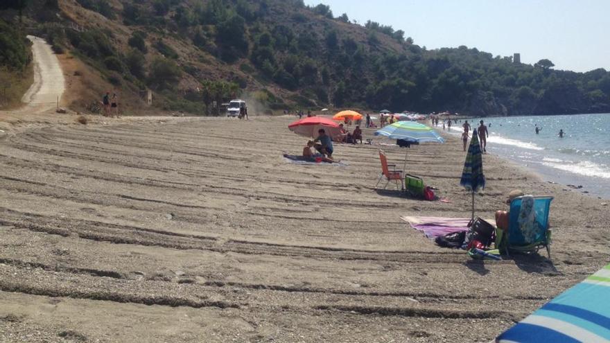 Rastrillado de la Playa del Cañuelo.