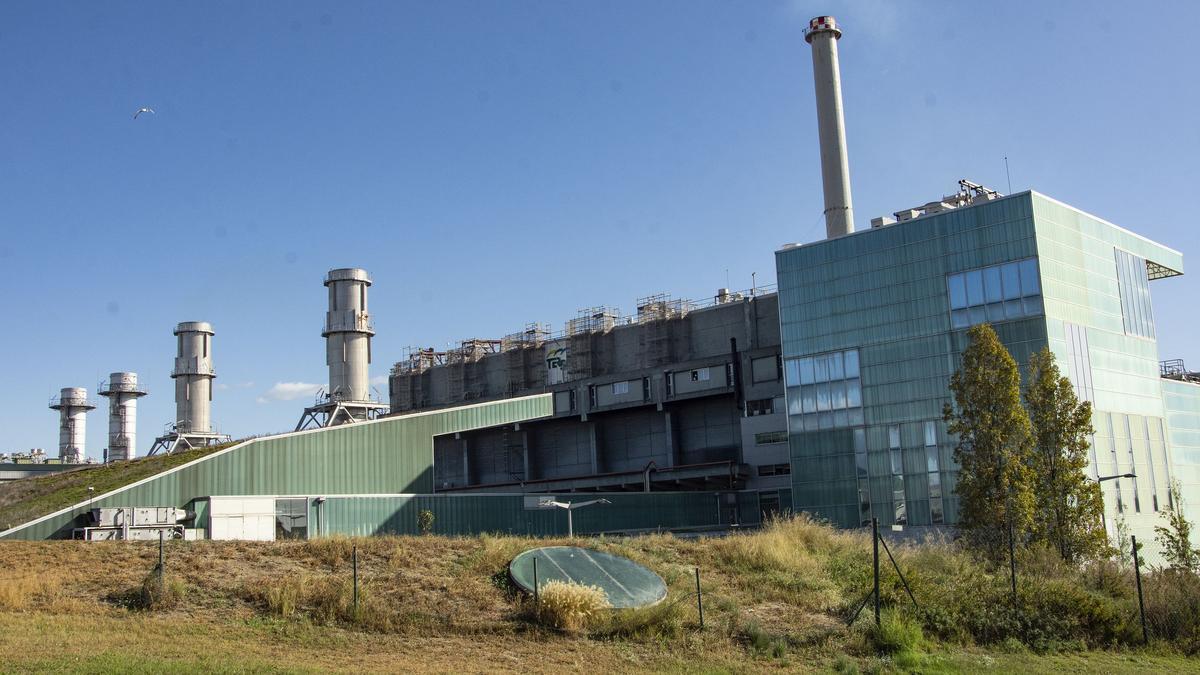 Un jutge imputa el regidor Eloi Badia de Barcelona per la incineradora del Besòs