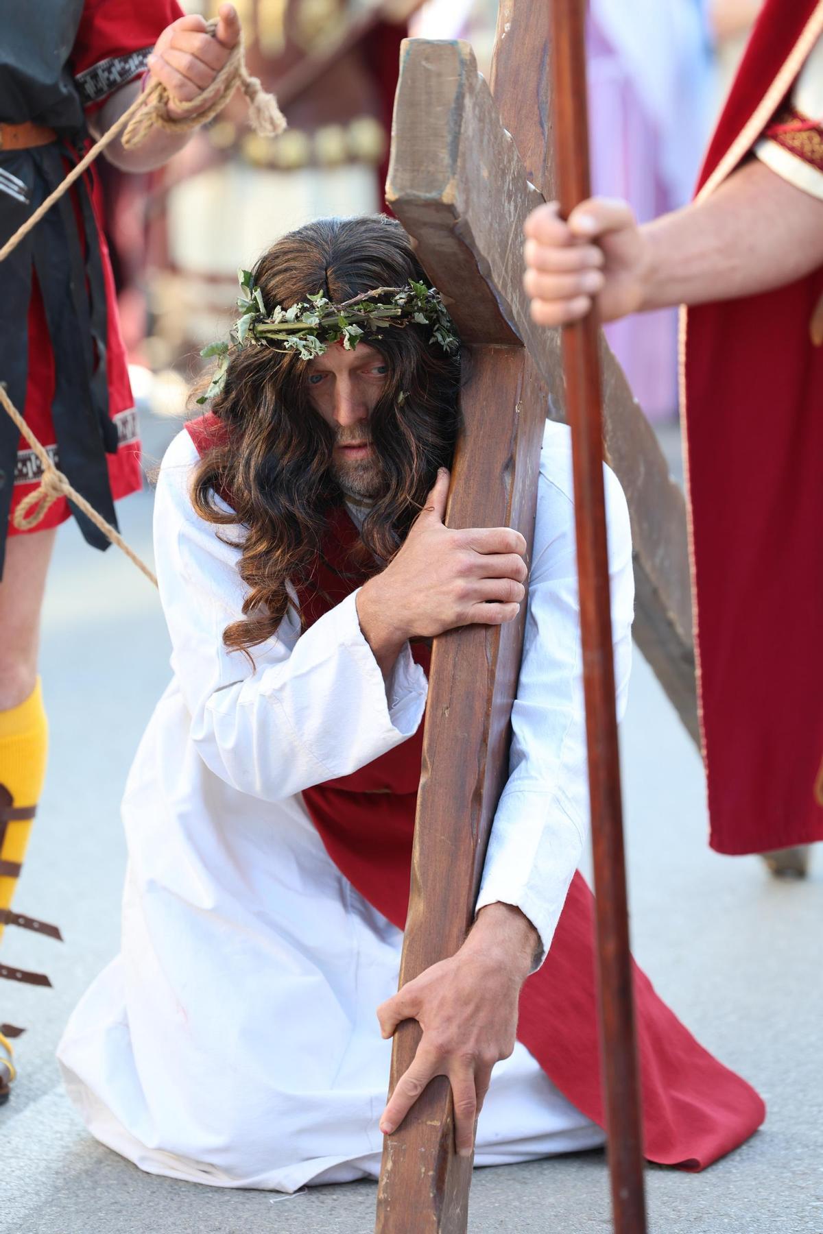 Galería: imágenes del vía crucis de Santa Eulària