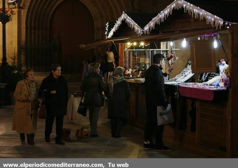 GALERÍA DE FOTOS -- El mercado de Navidad, protagonista en la Plaza Mayor