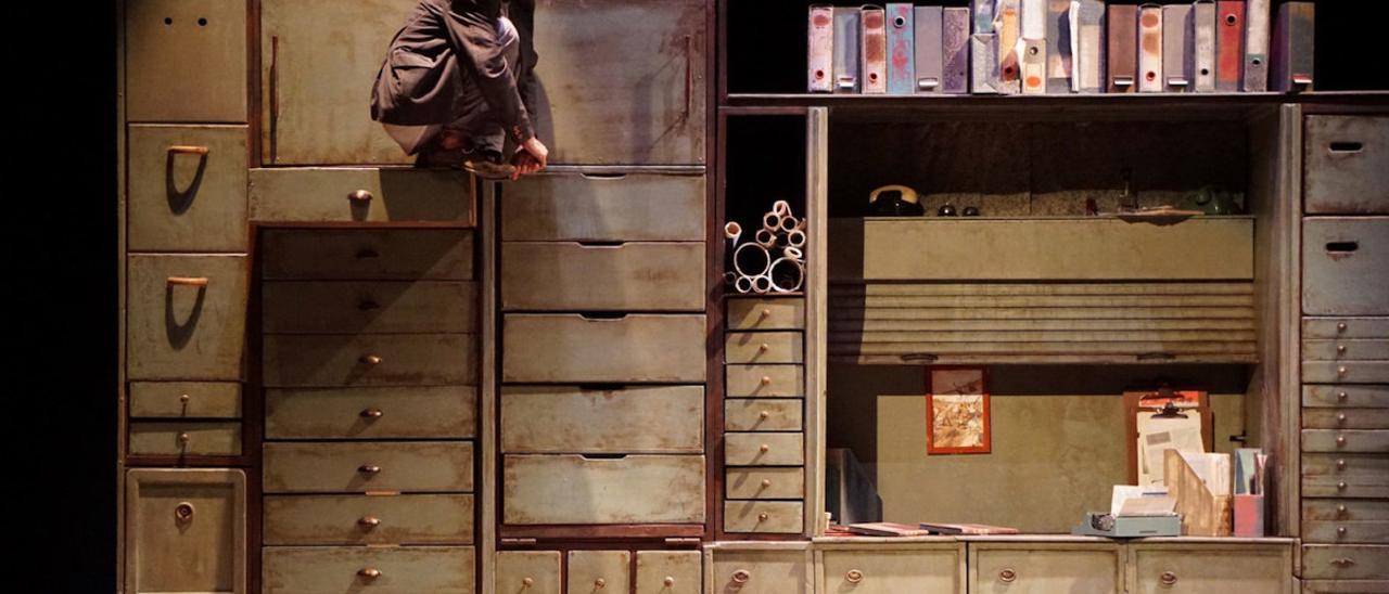 'Déja vu', de Manolo Alcántara (Premio Nacional de Circo 2021), cerrará el festival el domingo 19.