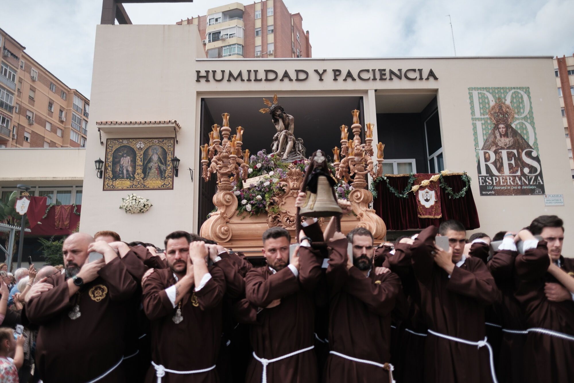 Imágenes de la salida de la cofradía de Humildad y Paciencia este Domingo de Ramos de 2025 de la Semana Santa de Málaga