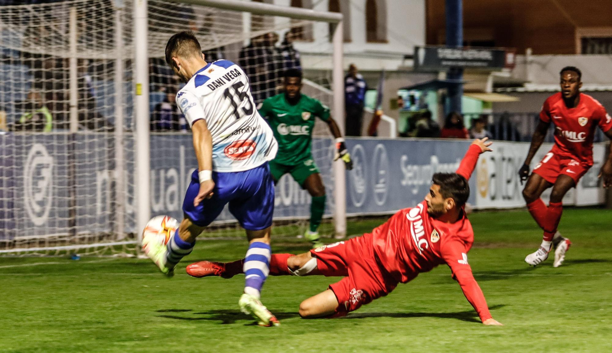 Tercer pinchazo seguido del Alcoyano (0-2)