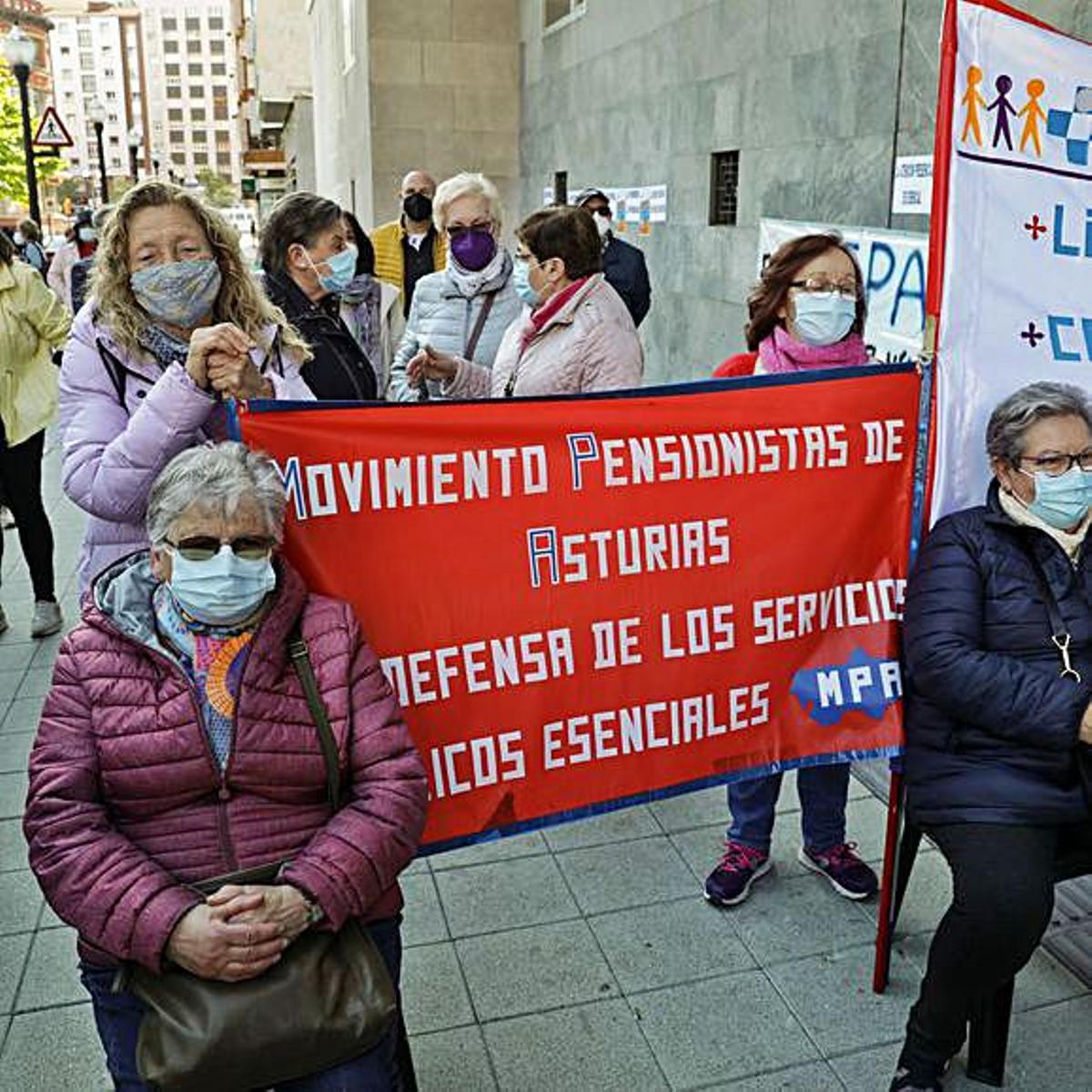 Masivo clamor por la reapertura de tarde de los centros de salud: “Es clave”