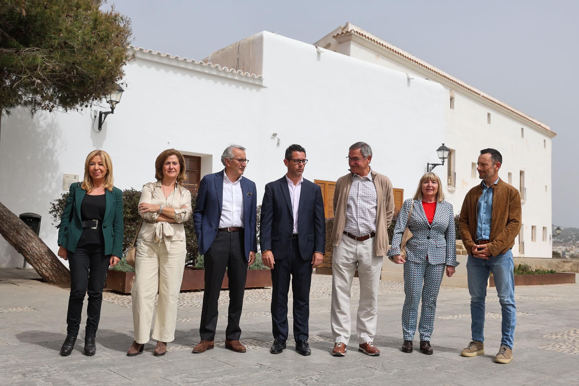 Encuentro de exalcaldes de Ibiza por el aniversario de la Declaración de Patrimono de la Humanidad y capitalidad