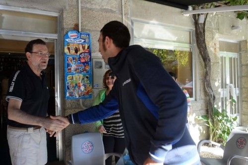 Rajoy ha recorrido en la mañana de este domingo la Ruta da Pedra e da Auga, que discurre entre los municipios de Ribadumia y Meis en compañía del marido de la ministra Ana Pastor, José Benito Suárez.