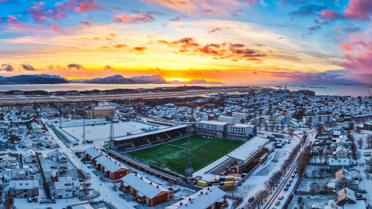 Adiós al Bodø/Glimt tras el 5-0 en la vuelta de octavos de Champions League: así es el Aspmyra Stadion, al norte del Círculo Polar Ártico, con auroras boreales y para 8.500 espectadores