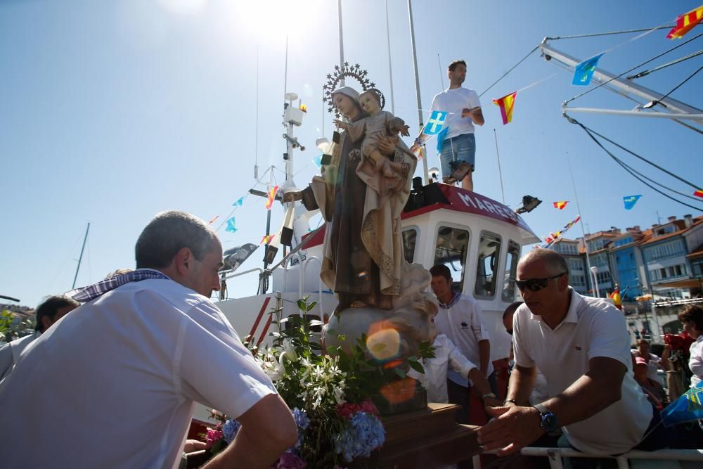 Misa y procesión del Carmen en Luanco