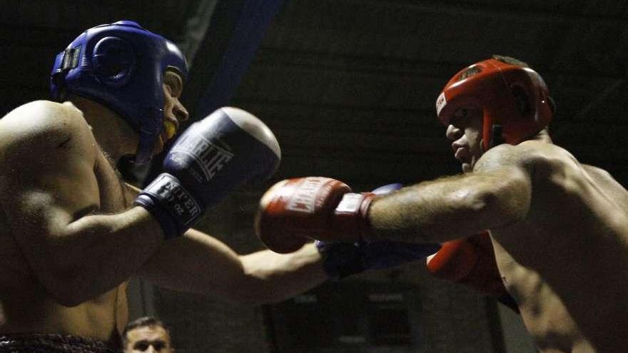 Velada del Club Boxeo Arousa celebrada en la comarca de O Salnés. // Iñaki Abella