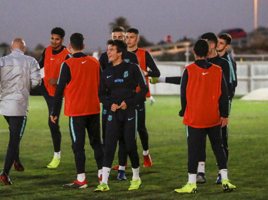 Entrenamiento del Barcelona B en Elche