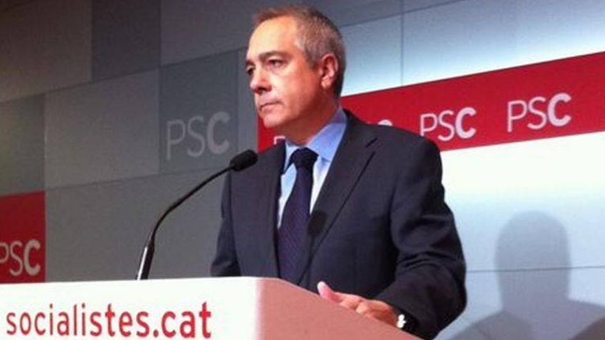 Navarro llama a los diputados díscolos a olvidar la crisis abierta y reforzar al PSC