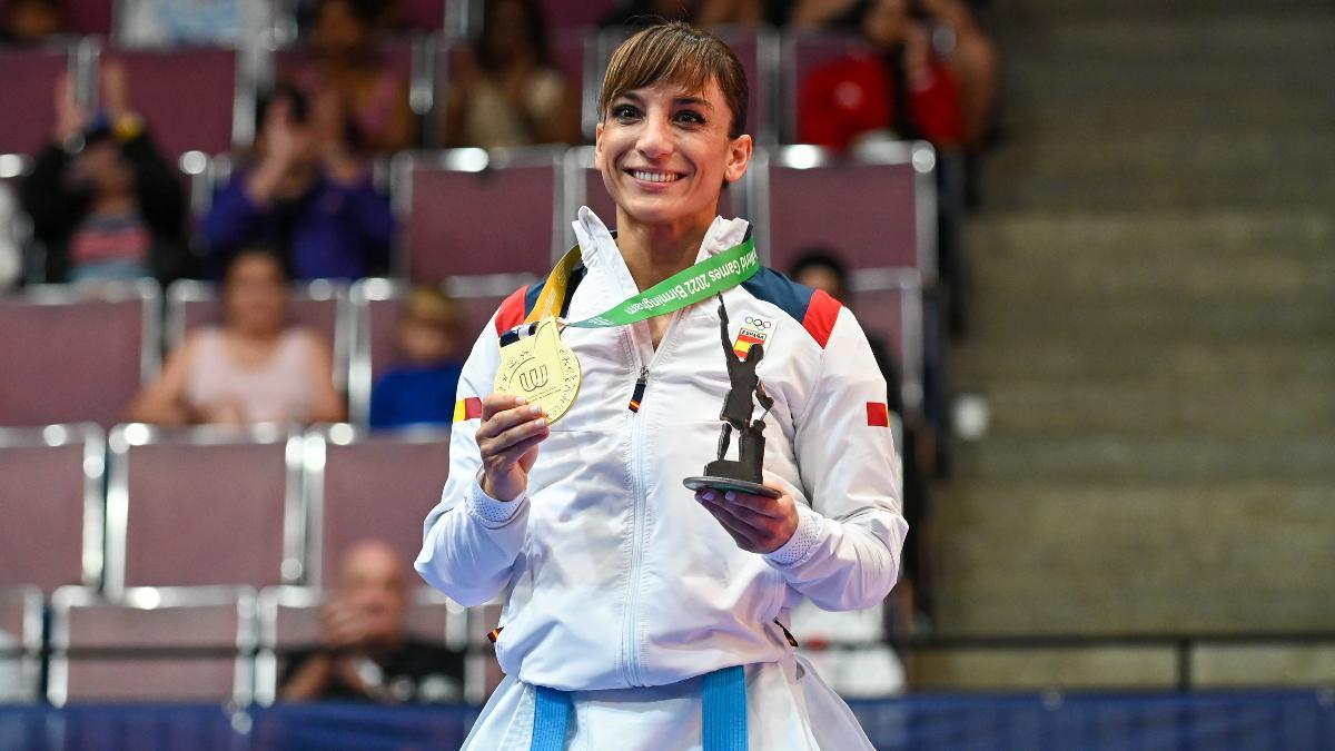 Sandra Sánchez posa con el oro en los Juegos Mundiales de Birmingham