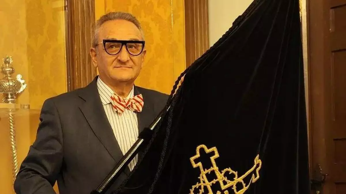 Una oriolana, Caballera de la Orden de las Palmas Académicas. ¿Por qué no una Dama Cubierta?