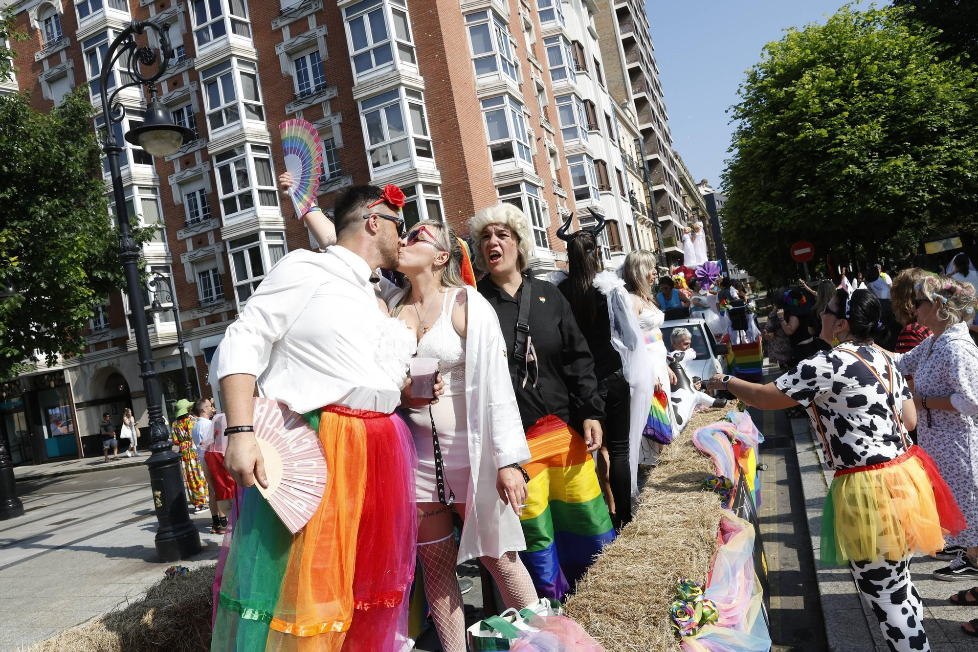 Así fue el desfile del Orgullo en Gijón (en imágenes)