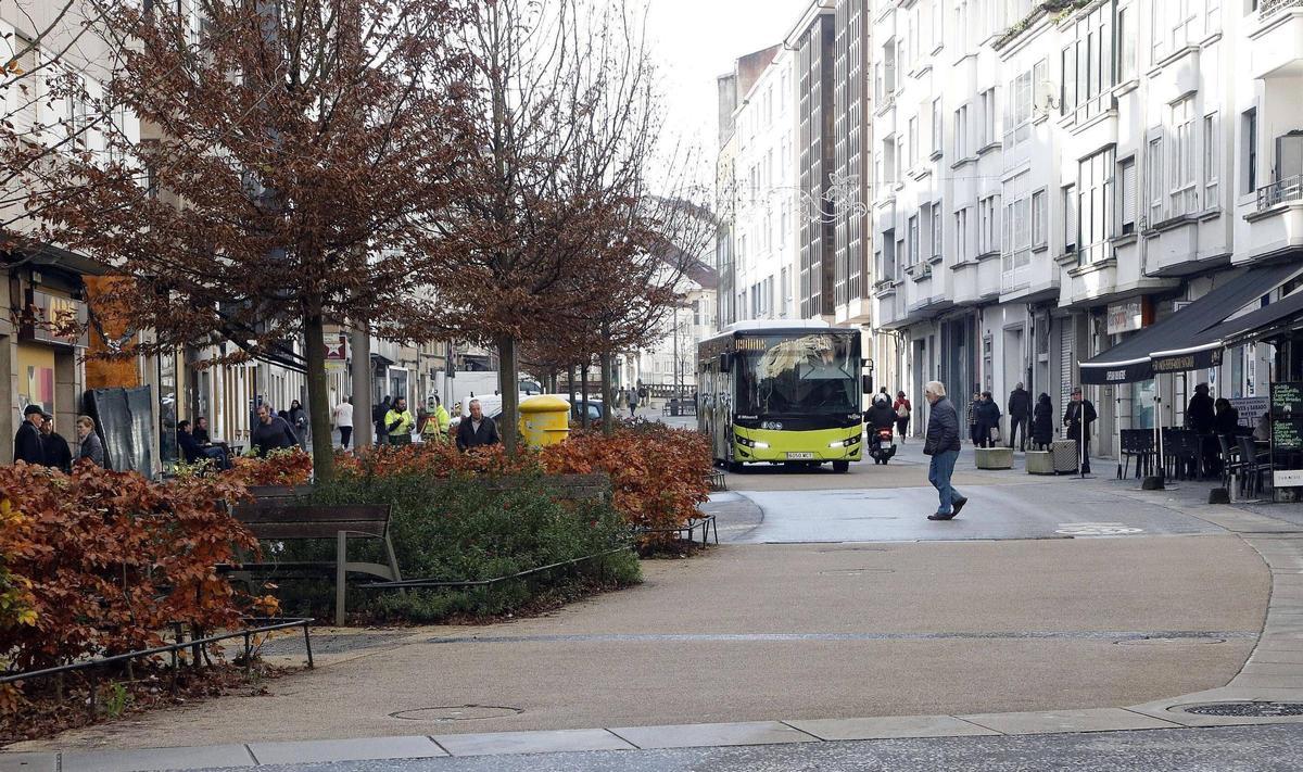 El atropello ha vuelto a romper la calma de esta calle de Santiago, después de la pelea que hubo este jueves entre dos hombres a bastonazos