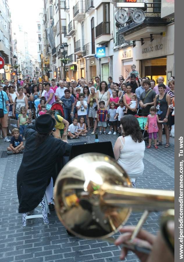 GALERÍA DE FOTOS - ‘Regreso a la ciudad’ saca el espectáculo a las calles de Castellón