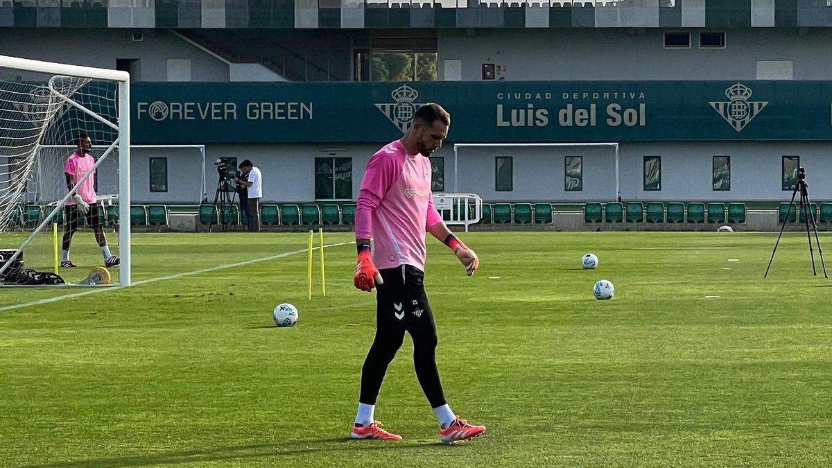 Bakambu, el único internacional que no está aún a disposición de Pellegrini Bakambu, el único internacional que no está aún a disposición de Pellegrini