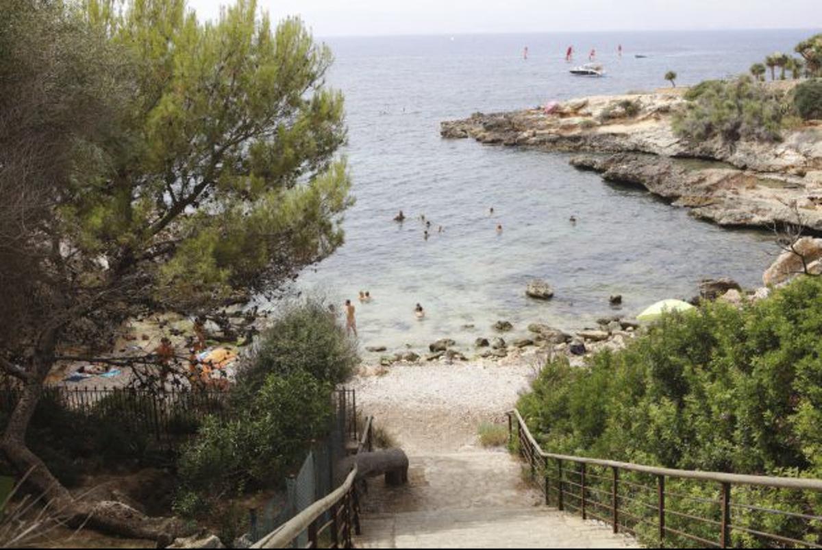 Platja Caló de ses Lleonardes.
