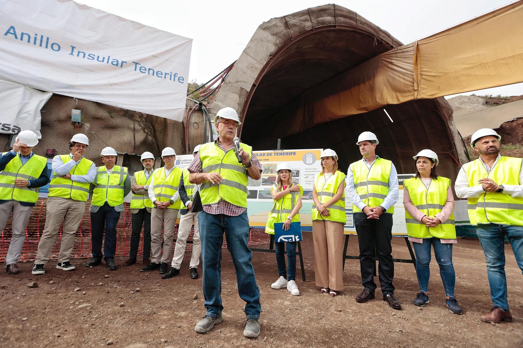 Visita al túnel de Erjos