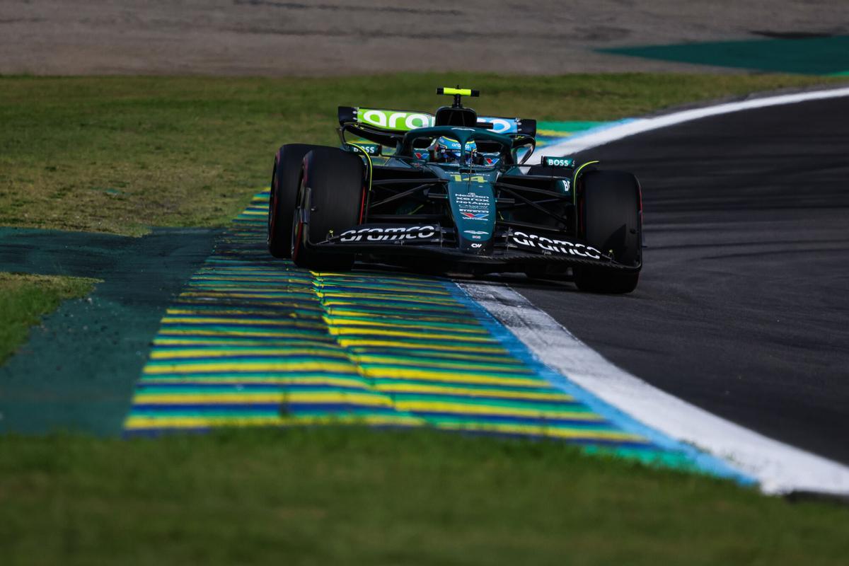 14 ALONSO Fernando (spa), Aston Martin F1 Team AMR24, action during the 2025 Formula 1 Grande Premio de Sao Paulo, 2025 Sao Paulo Grand Prix, 21th round of the 2025 FIA Formula One World Championship from November 7 to 9, 2025 on the Interlagos, in Sao Paulo, Brazil - Photo Antonin Vincent / DPPI AFP7 07/11/2025 ONLY FOR USE IN SPAIN. ANTONIN VINCENT / DPPI / AFP7 / Europa Press;2025;BRÉSIL;f1;formula 1;FORMULE 1;Motorsport;SAO PAULO;Sport;F1 - SAO PAULO GRAND PRIX 2025;