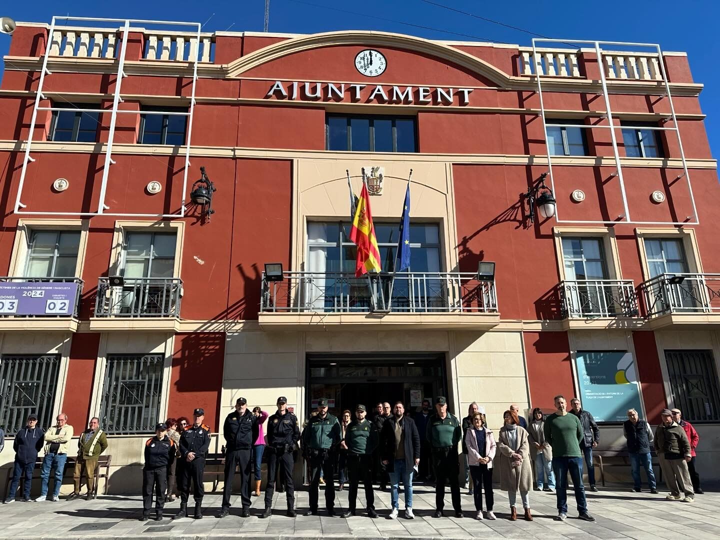 Rafelbunyol. Minuto de silencio por los dos Guardias Civiles asesinados en Barbate.