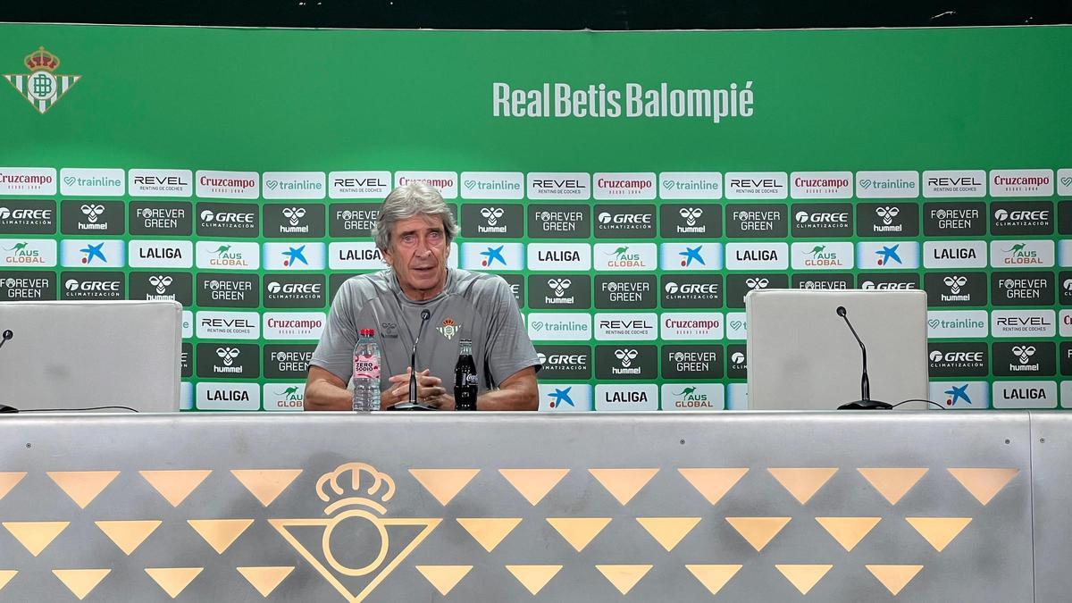 Manuel Pellegrini en la rueda de prensa previa a Getafe