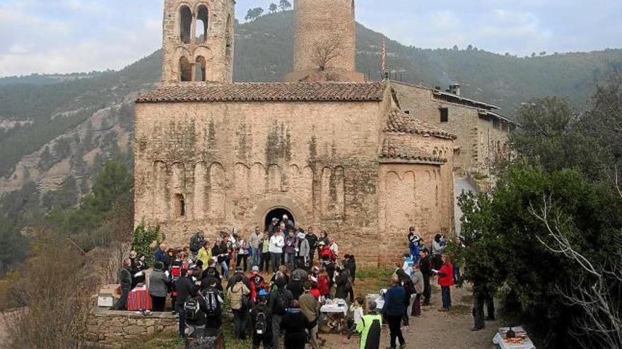 Uns 150 suriencs porten el pessebre a l&#039;església de Sant Julià de Coaner