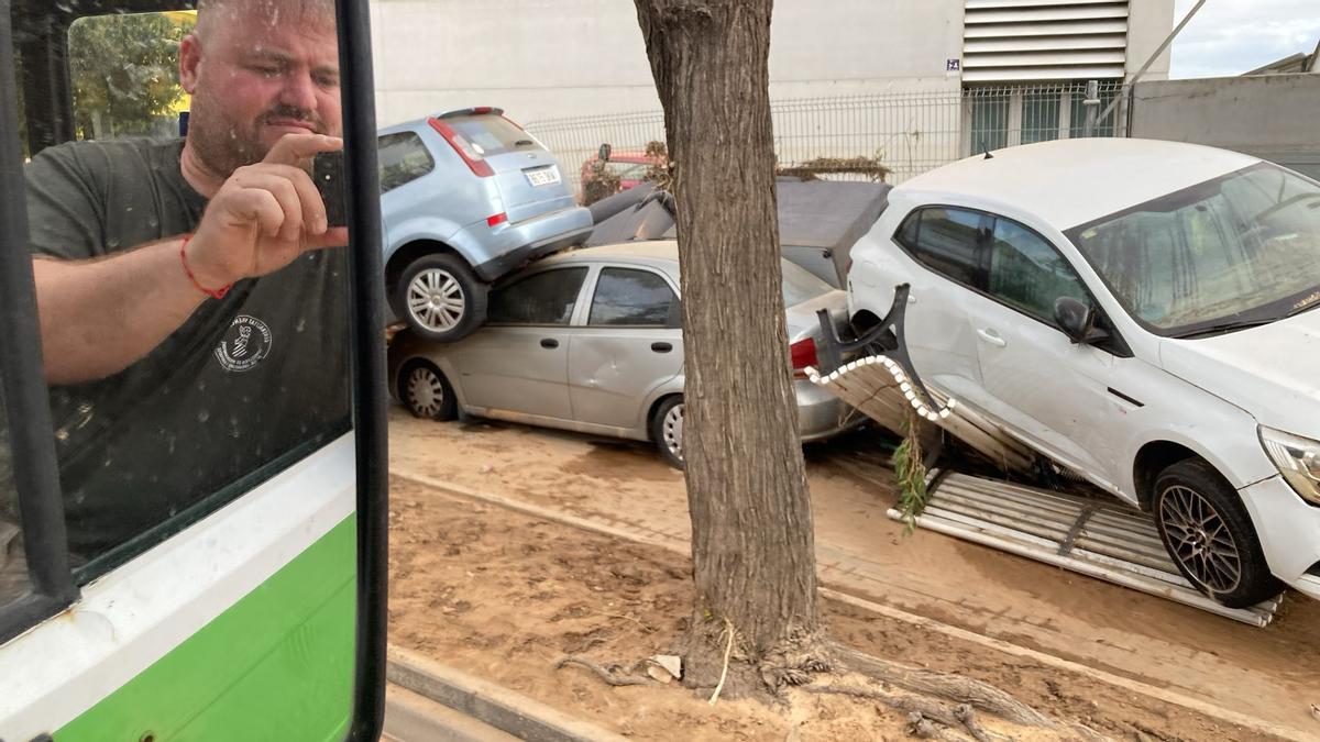 GALERÍA | El camión de Vezdemarbán llega a la zona de la DANA GALERÍA | El camión de Vezdemarbán llega a la zona de la DANA