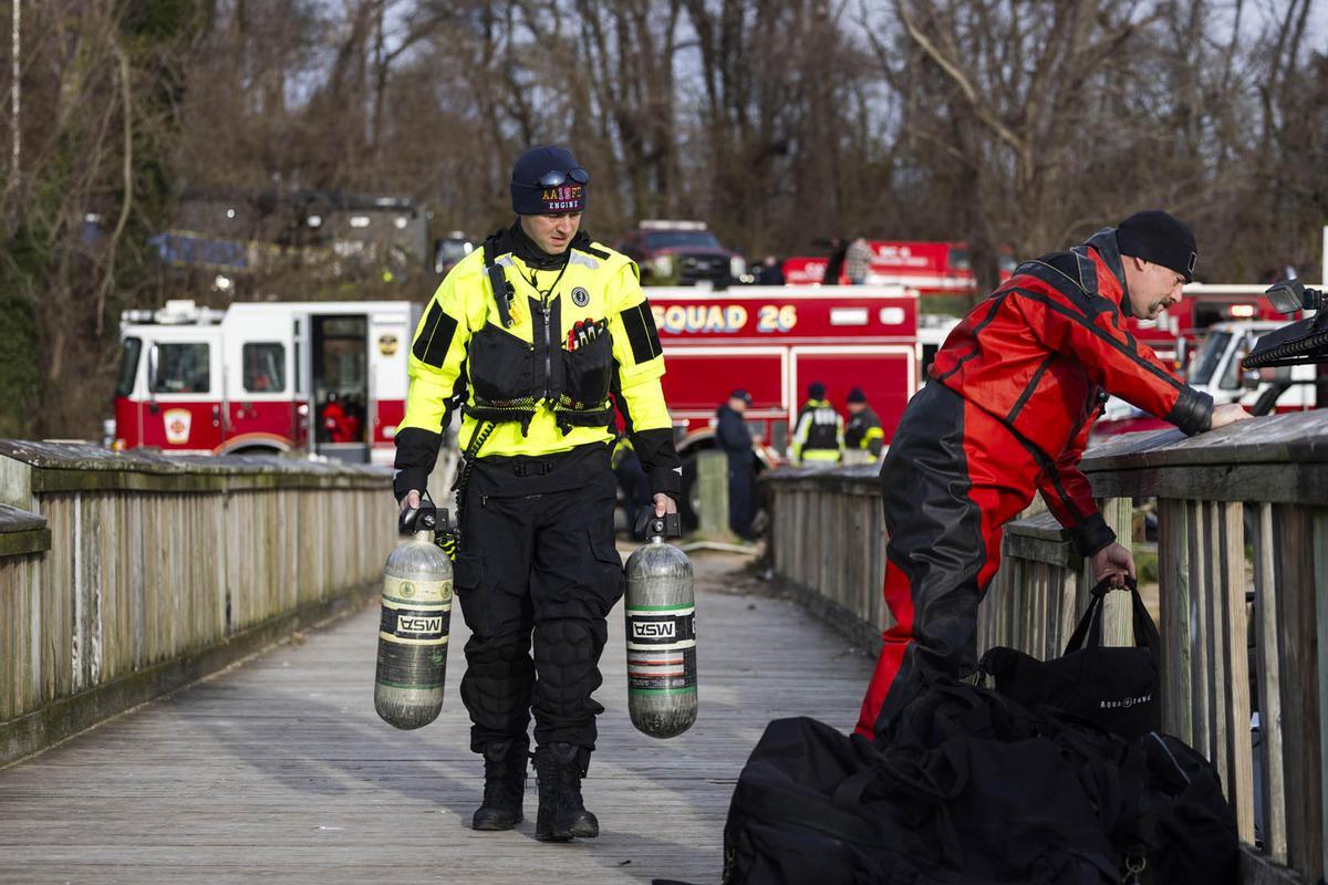 Un barco carguero  impacta contra el puente Francis Scott Key en Baltimore