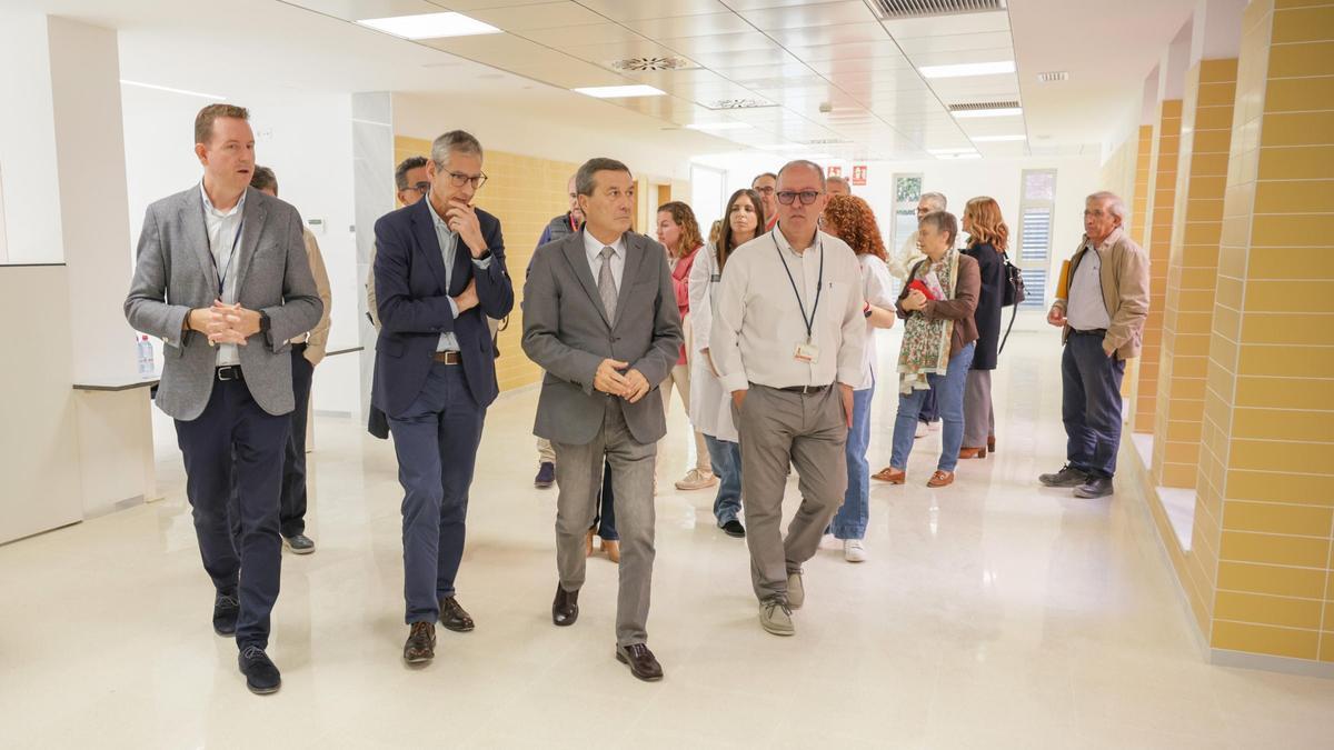 Marciano Gómez ha recepcionado las obras de la segunda fase de la rehabilitación del centro de saludd de catarroja.