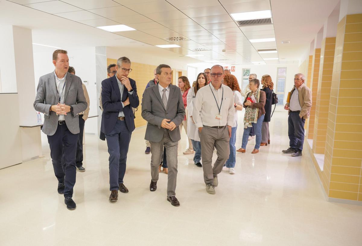 Marciano Gómez ha recepcionado las obras de la segunda fase de la rehabilitación del centro de saludd de catarroja.