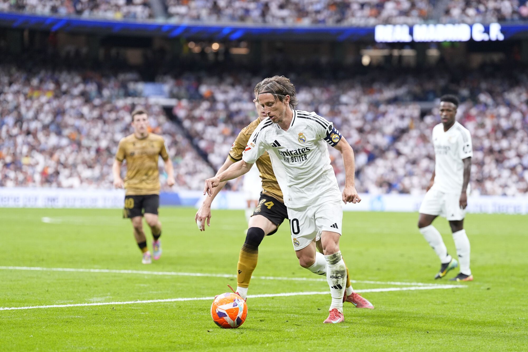 Luka Modric of Real Madrid and Luka Sucic of Real Sociedad in action during the Spanish League, LaLiga EA Sports, football match played between Real Madrid and Real Sociedad on May 24, 2025, in Madrid, Spain. AFP7 24/05/2025 ONLY FOR USE IN SPAIN. Oscar J. Barroso / AFP7 / Europa Press;2025;SOCCER;SPAIN;SPORT;ZSOCCER;ZSPORT;Real Madrid v Real Sociedad - LaLiga EA Sports;