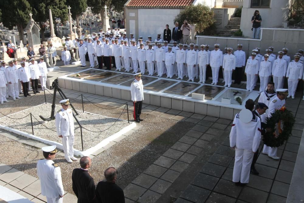 Homenaje a los Caídos de la Armada y a Isaac Pera