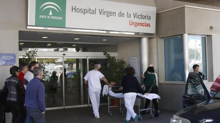 Entrada de las Urgencias del Hospital Clínico.