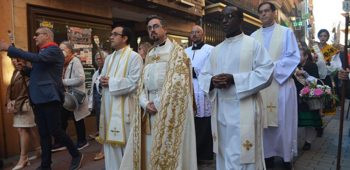 Representantes del clero durante la procesión de la patrona. | E. P.