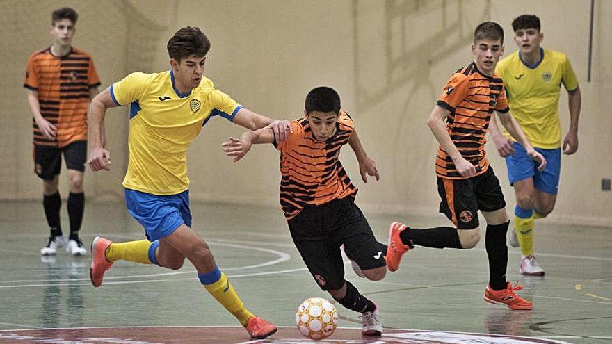 El Futsal Vicentí juvenil sap patir per superar l&#039;Arrels (4-3)