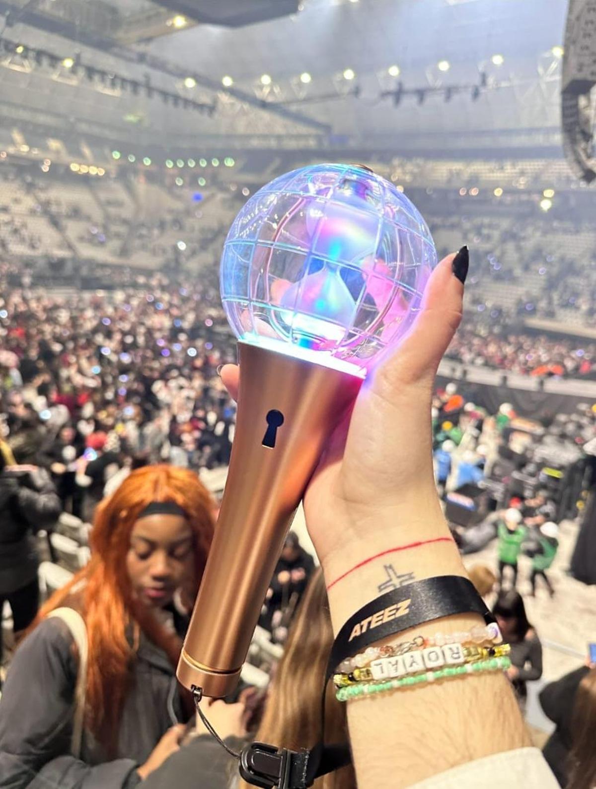 'Lighstick' del grupo de K-pop ATEEZ