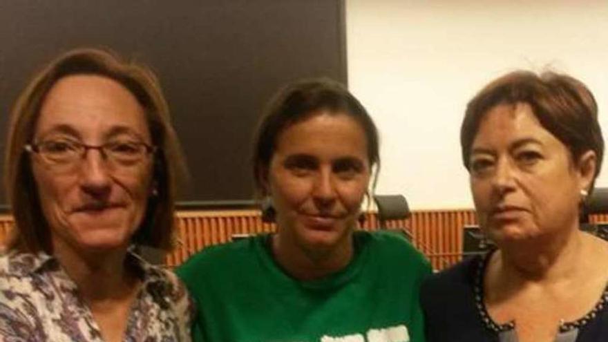 Rosana Pérez, Ana Miranda y Olaia Fernández, ayer, en Madrid.