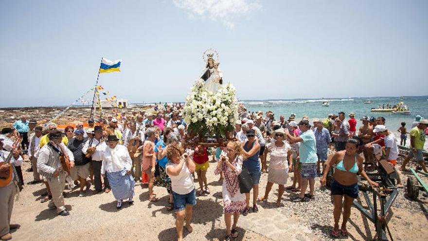Fiestas de blanco en la 2025 playa