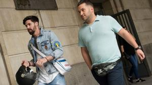 Rebaixada la presó a dos condemnats de ‘La manada’