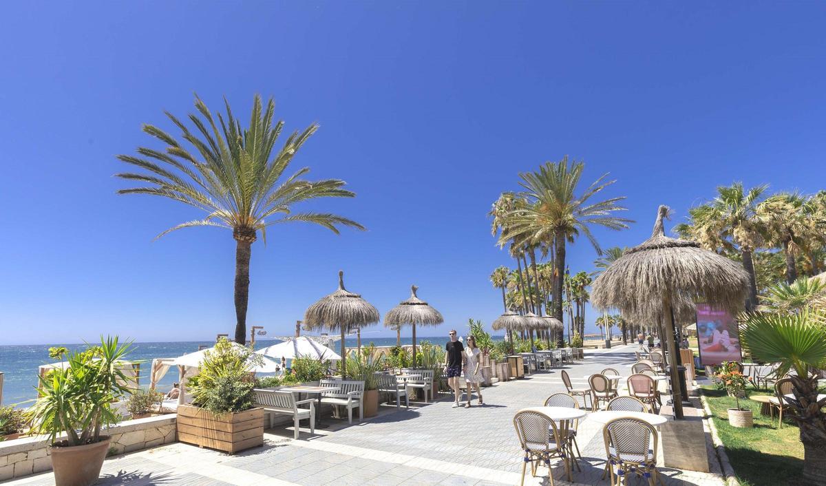 Un tramo del paseo marítimo de San Pedro Alcántara.