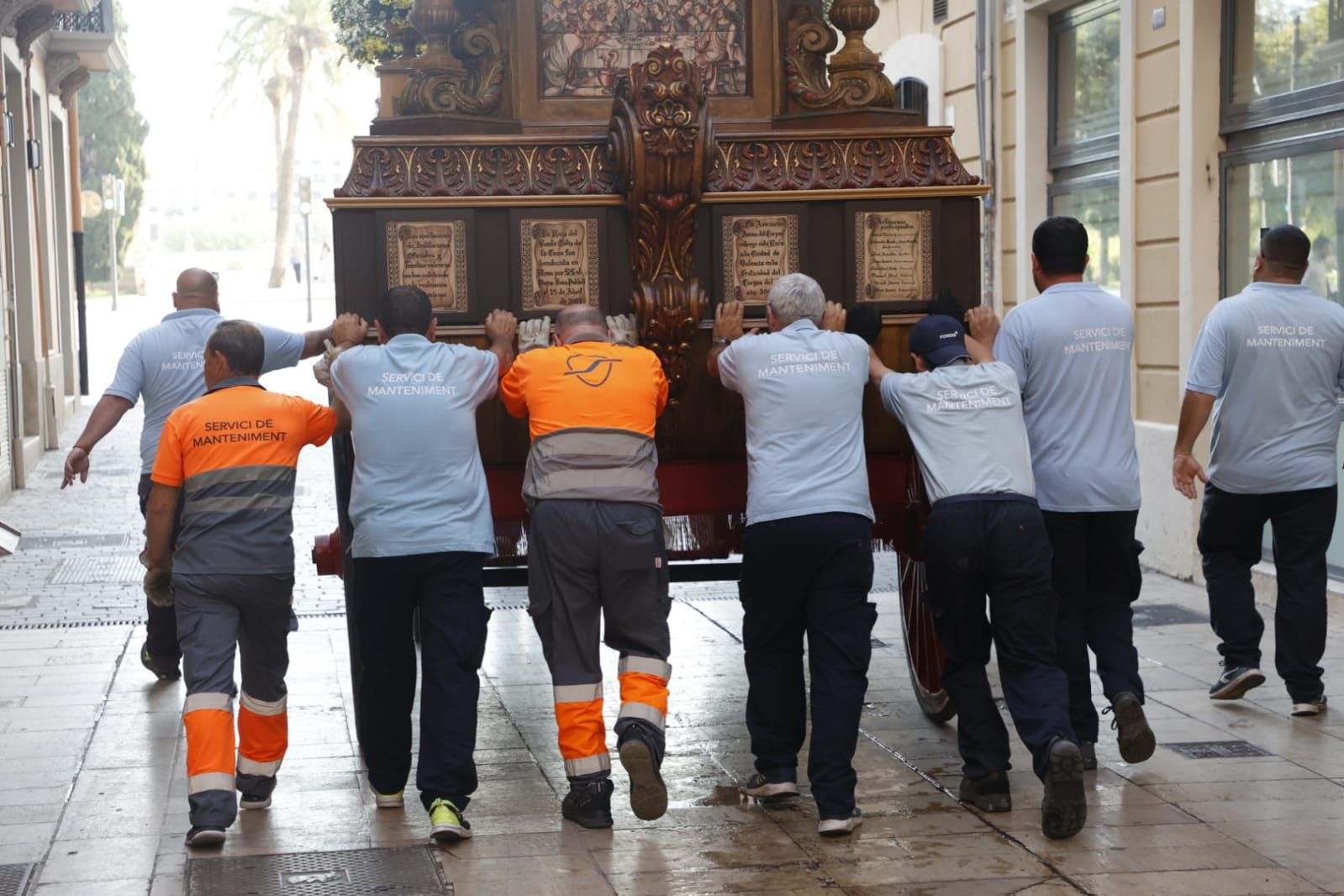 El Corpus empieza con la salida de las dos Rocas autorizadas