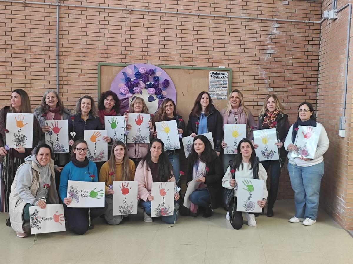 Celebración del 8M en el Ceip Miralbaida.