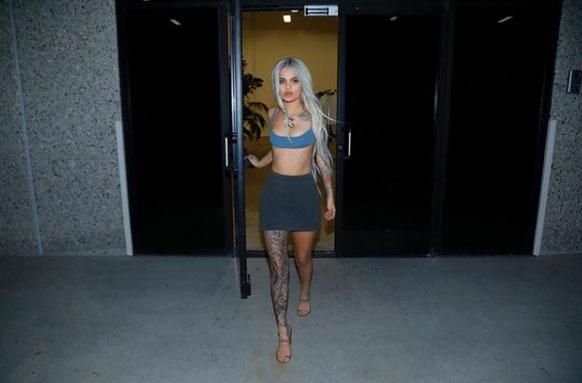 Dobles de Kim Kardashian: Amina Blue