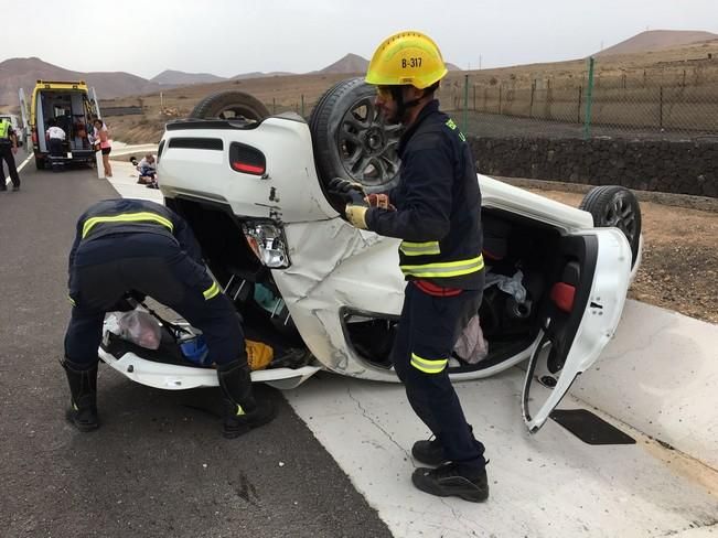 Vuelco de un automóvil en Lanzarote