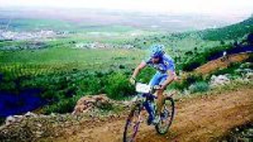 La tercera carrera del Open Extremadura de ´mountain bike´ se disputó con gran nivel