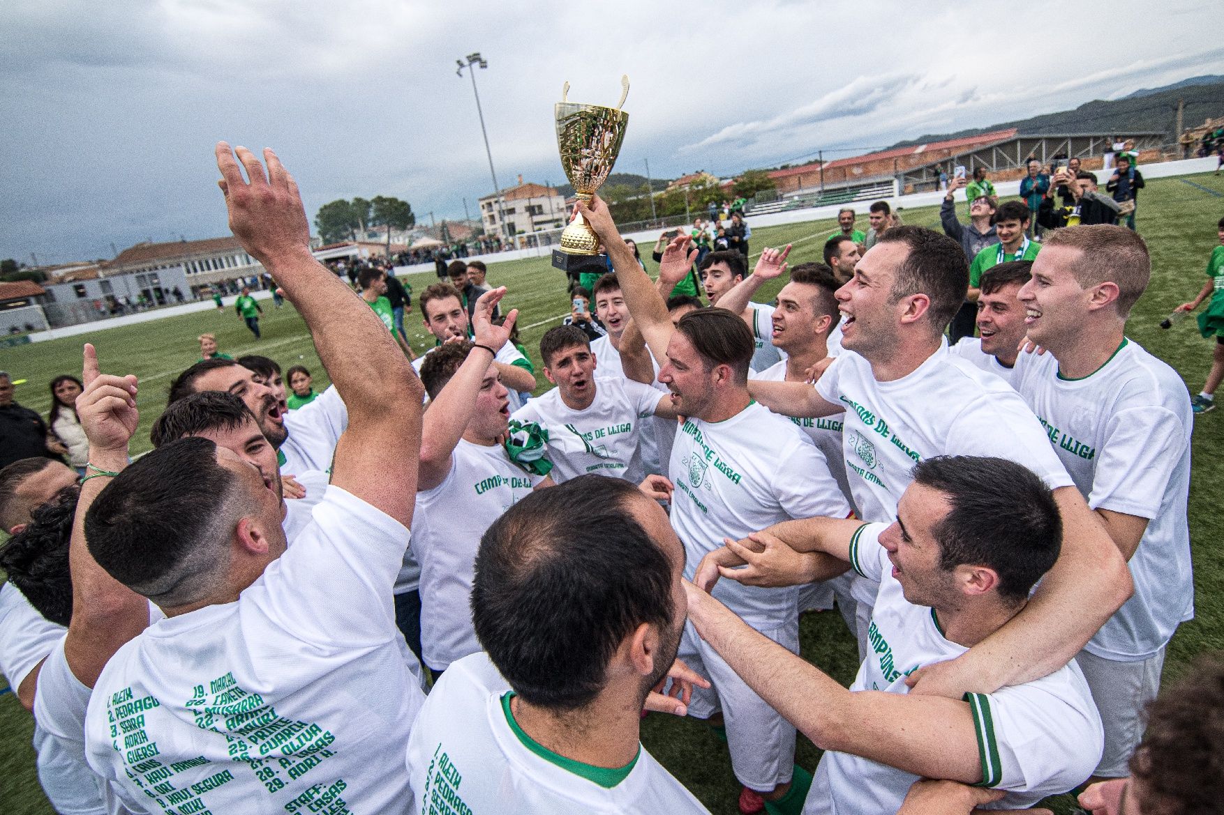 Eufòria a Avinyó per l'ascens a Tercera Catalana