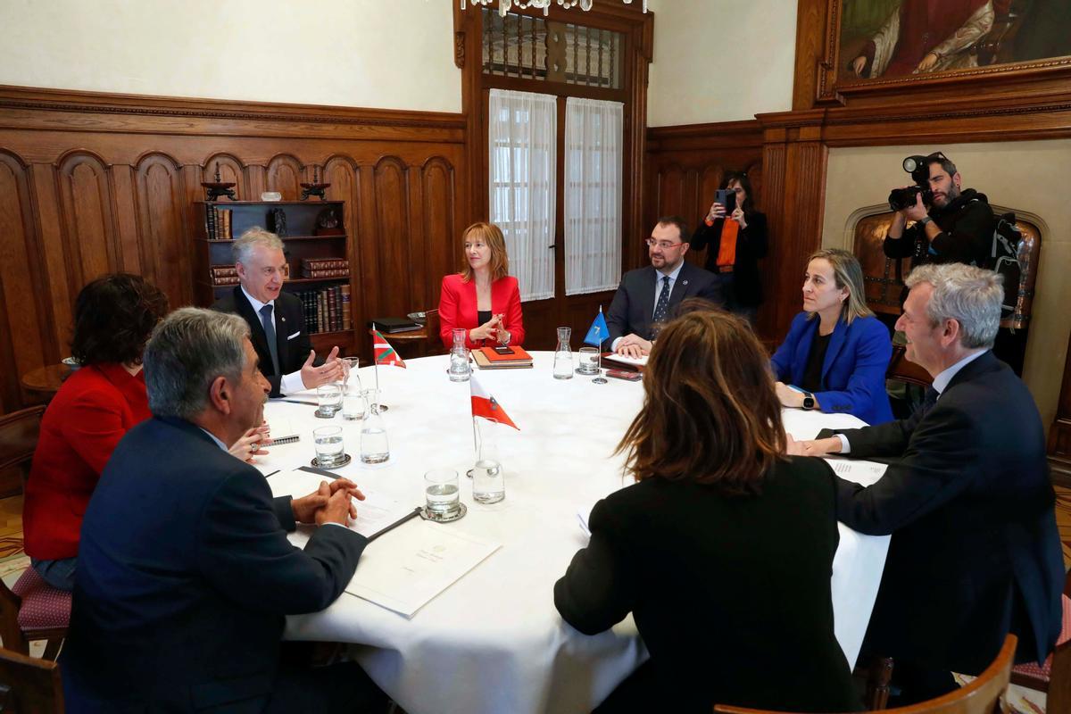 Reunión de los presidentes de las regiones cantábricas en Vitoria