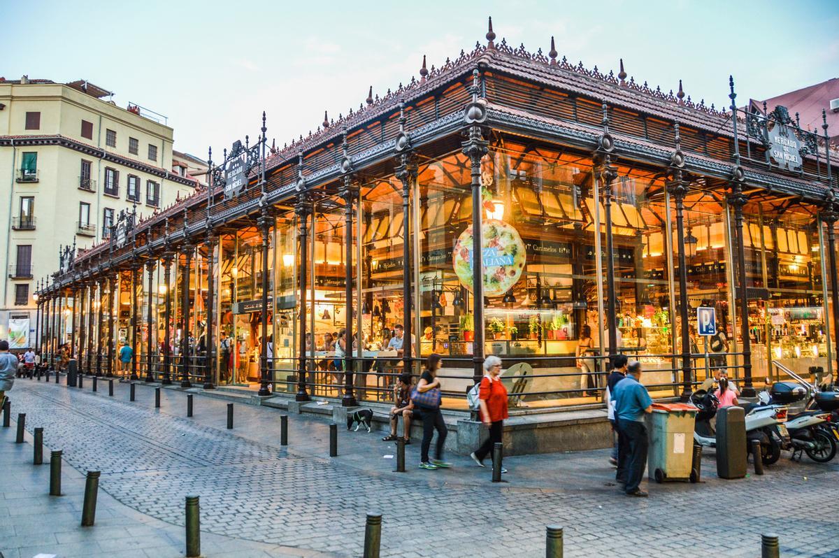 San Migeul mercado en Madrid, España